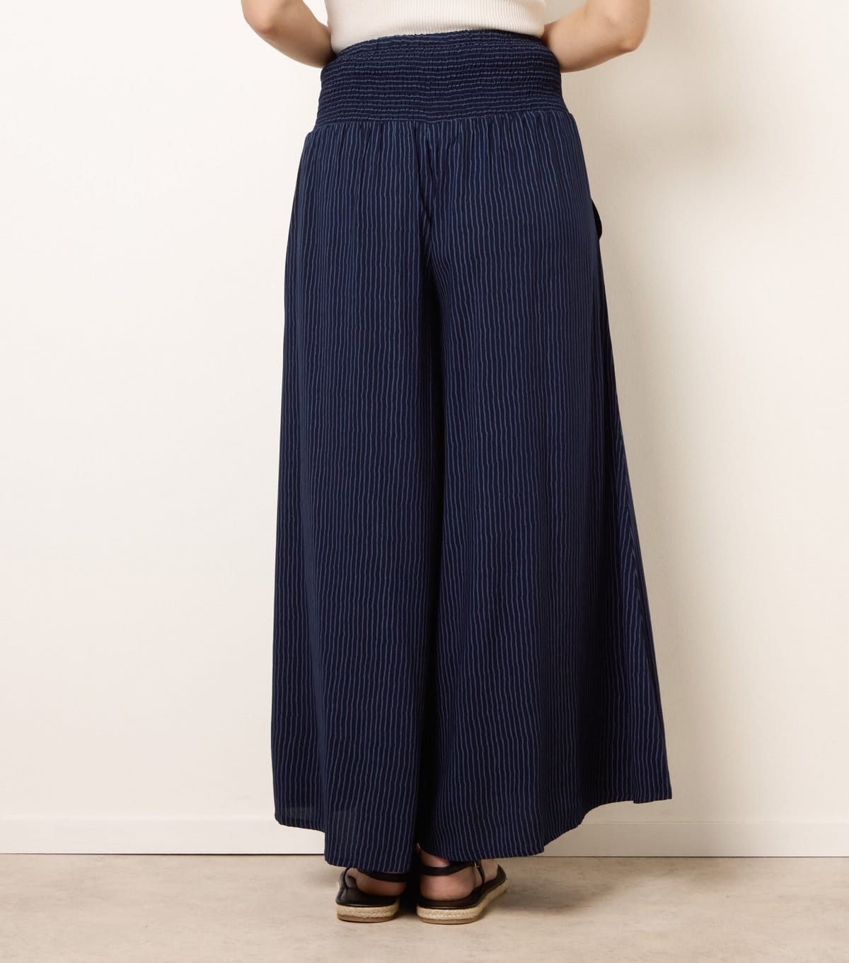 Blue Vanilla Women's Navy Striped Shirred Waist Wide Leg Trousers Blue Vanilla New Look - 4