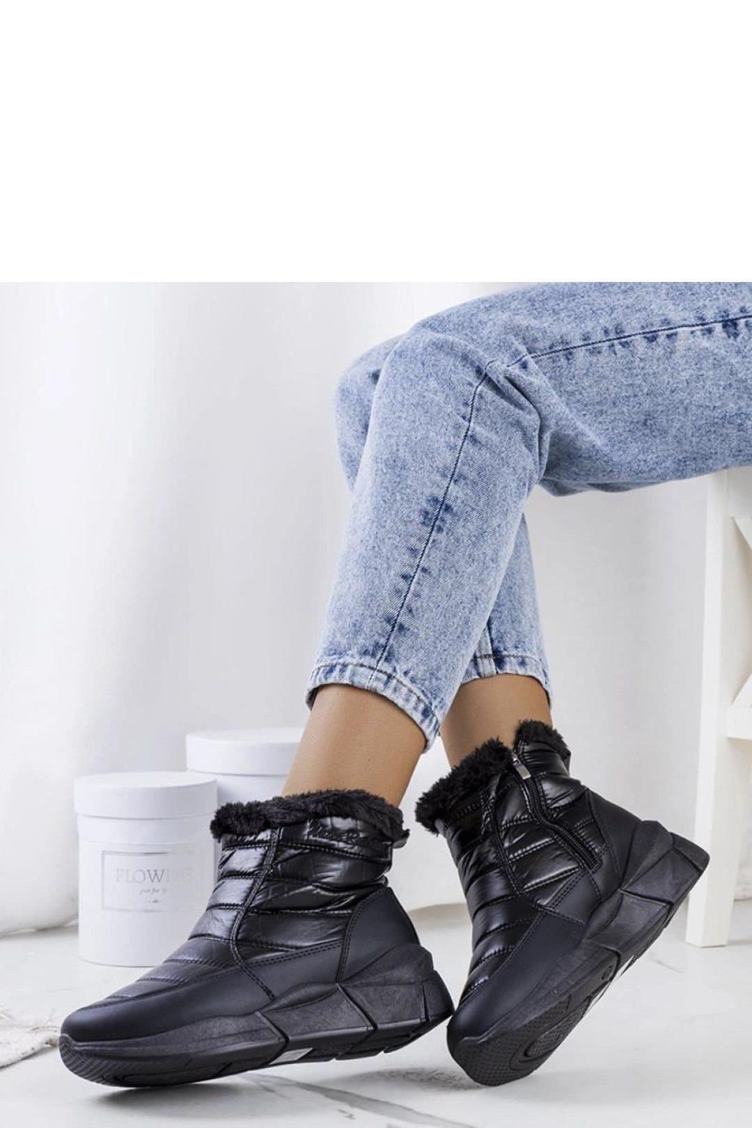 Love Lace Love Lace Women's Lago Snow Boots with Warm Faux Fur Lining & Thick Sole in Black