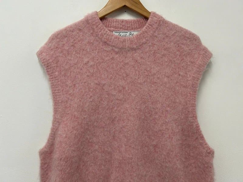 About Blank about:blank Men's Brushed Knit Jumper Sweater Vest Pink Wool Mohair Size M.