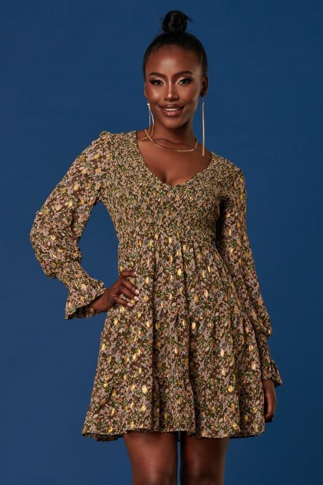 Jolie Moi Jolie Moi Women's V Neck Shirred Detail Chiffon Dress in Green