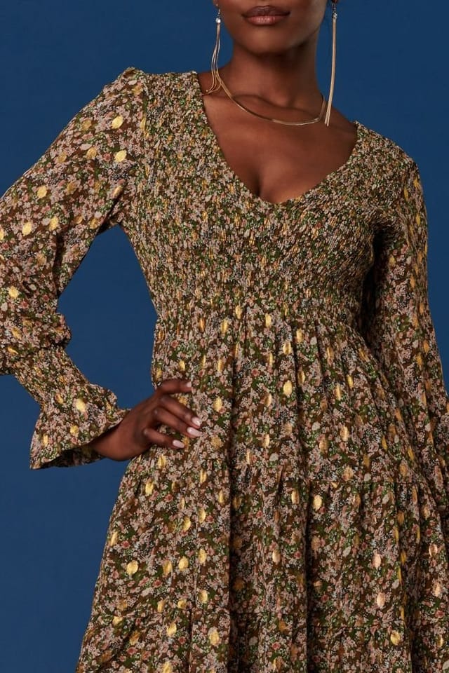 Jolie Moi Jolie Moi Women's V Neck Shirred Detail Chiffon Dress in Green - 3