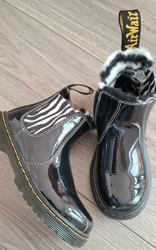 Dr. Martens Girls boots Dr.Martens black zebra Leonore T Black Patent Lamper uk 10