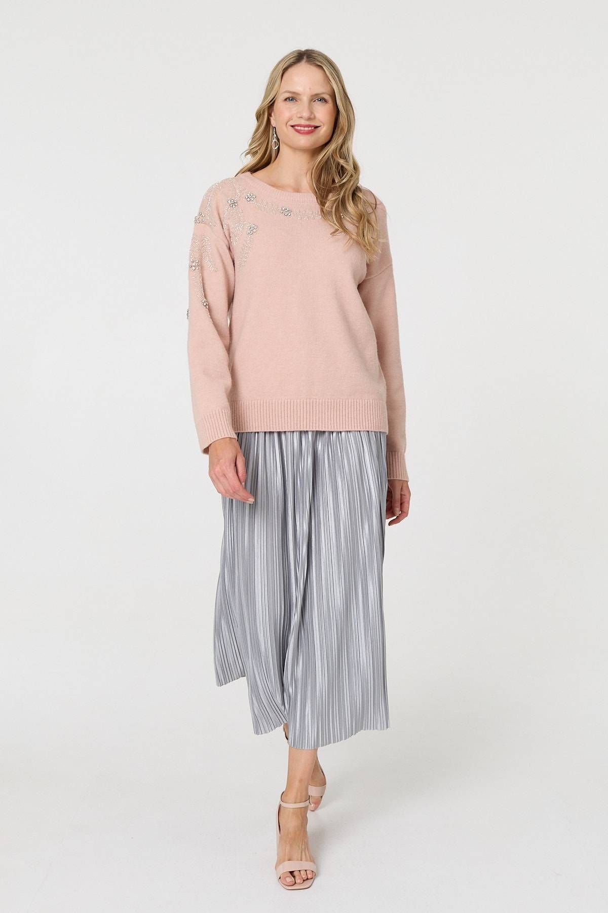 Izabel London Izabel London Women's Sparkly Floral Detail Relaxed Jumper in Pale Pink - 4