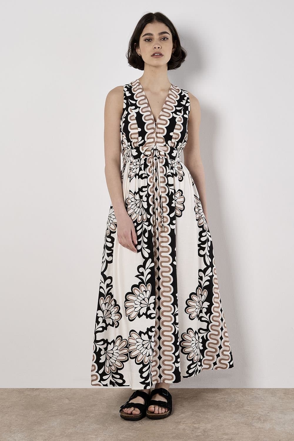 Apricot Apricot Women's Floral Swirl Maxi Dress in White