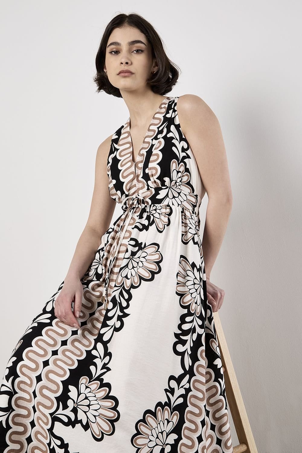 Apricot Apricot Women's Floral Swirl Maxi Dress in White - 4