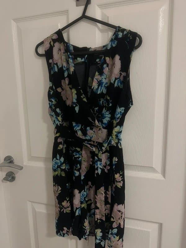 Amber Krystal Floral play suit size L