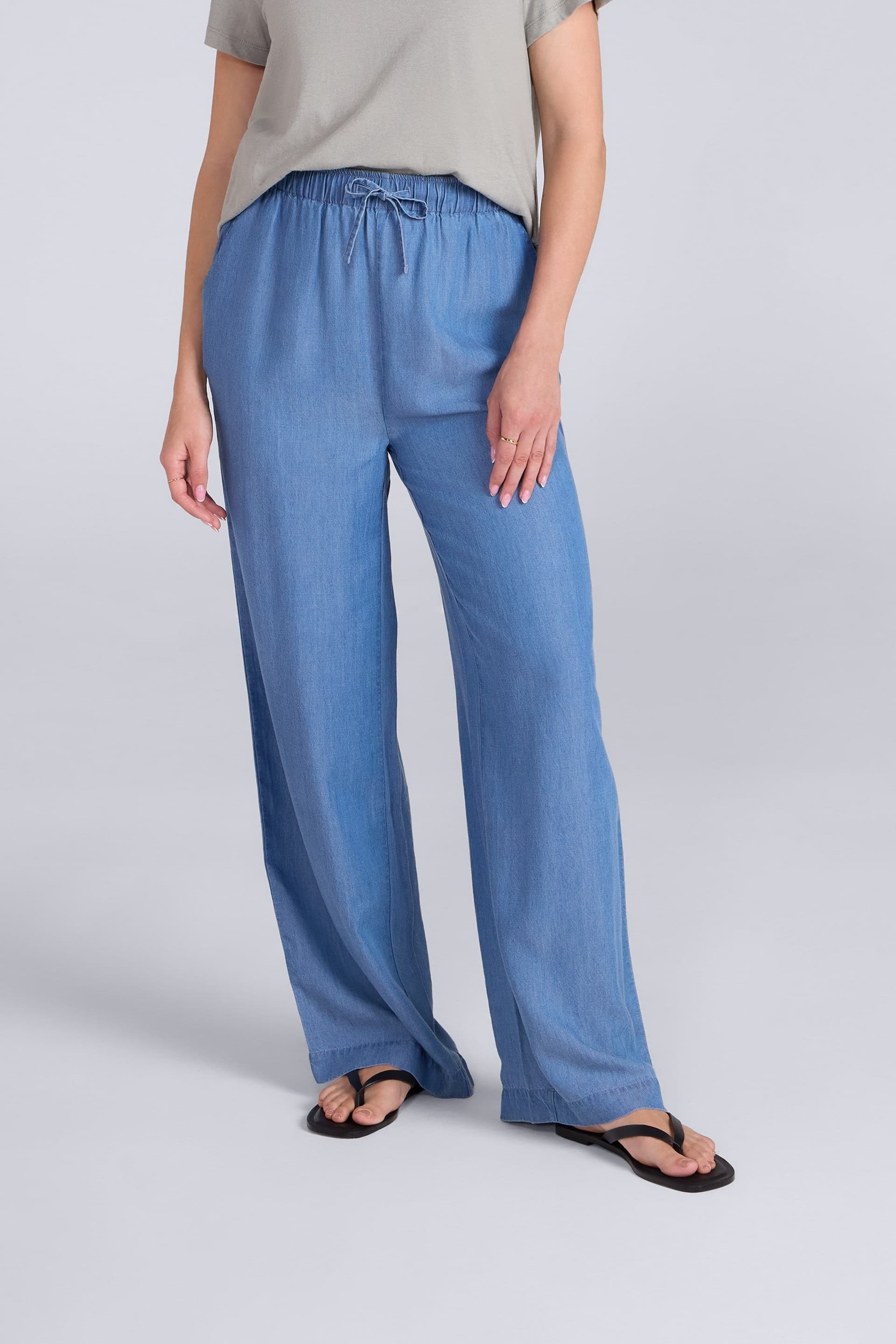 Animal Animal Women's Lightweight Tencel Chambray Drawcord Travel Casual Pocket Trousers in Light Blue