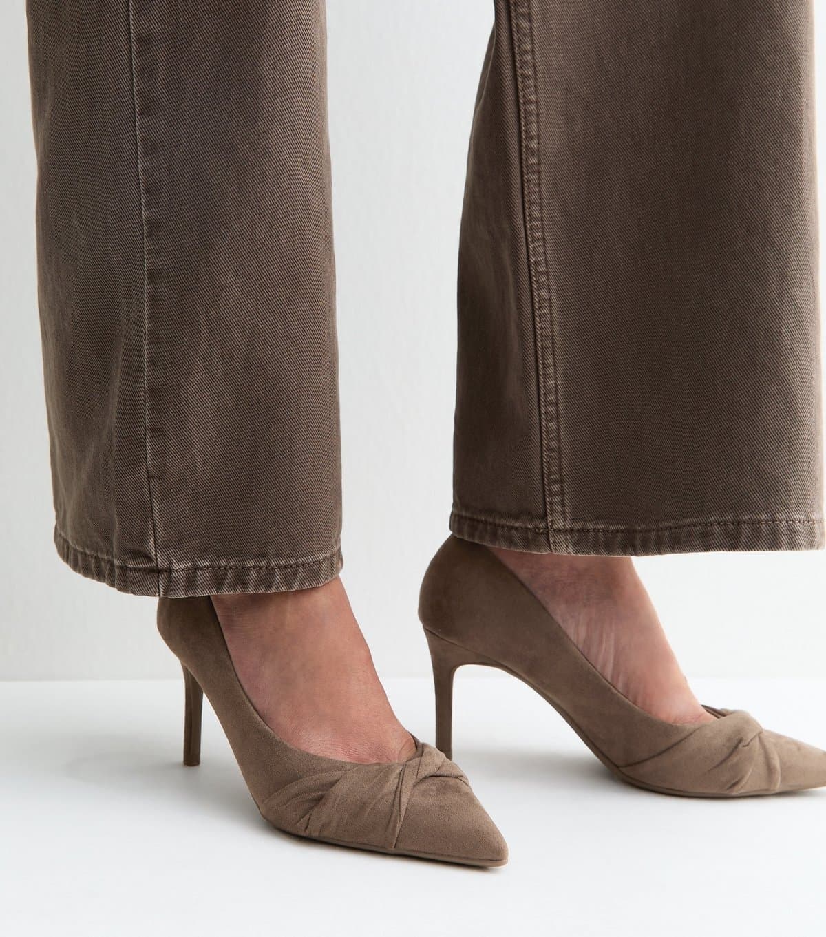 New Look Women's Light Brown Faux Suede Twist Front Court Shoes Vegan New Look