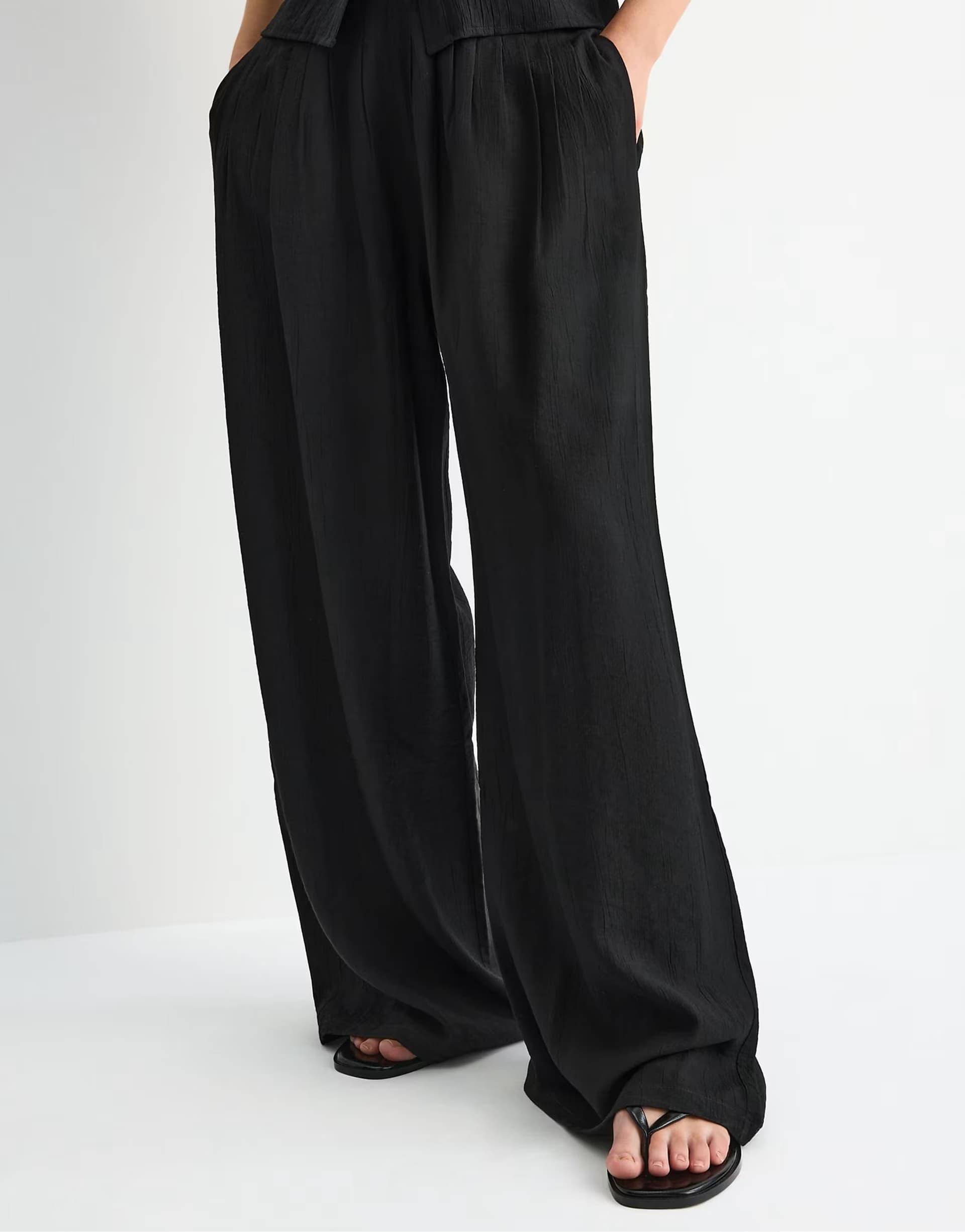 ASOS Stradivarius Darted palazzo trousers in black