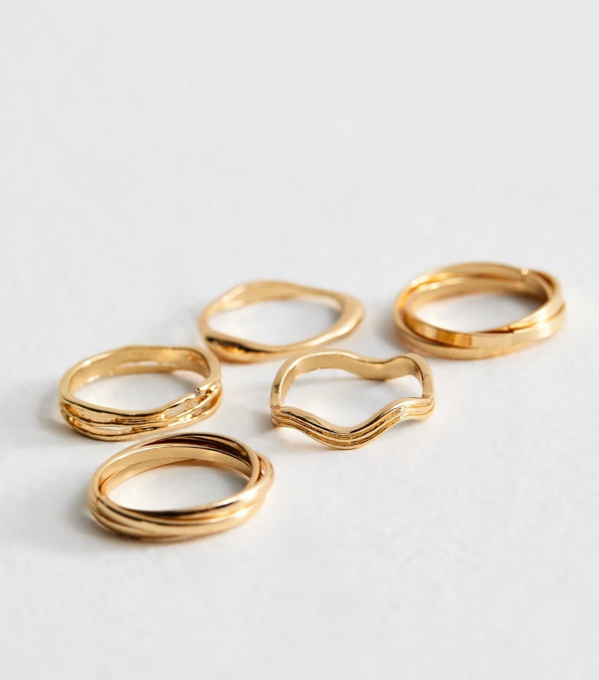 New Look Pack of 5 Gold Tone Crossover Rings New Look