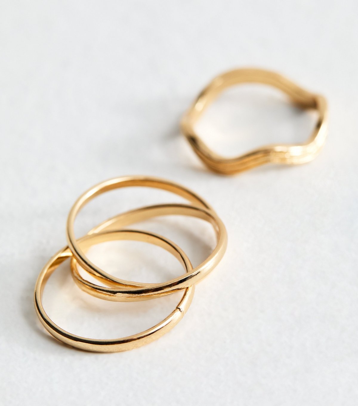 New Look Pack of 5 Gold Tone Crossover Rings New Look - 2