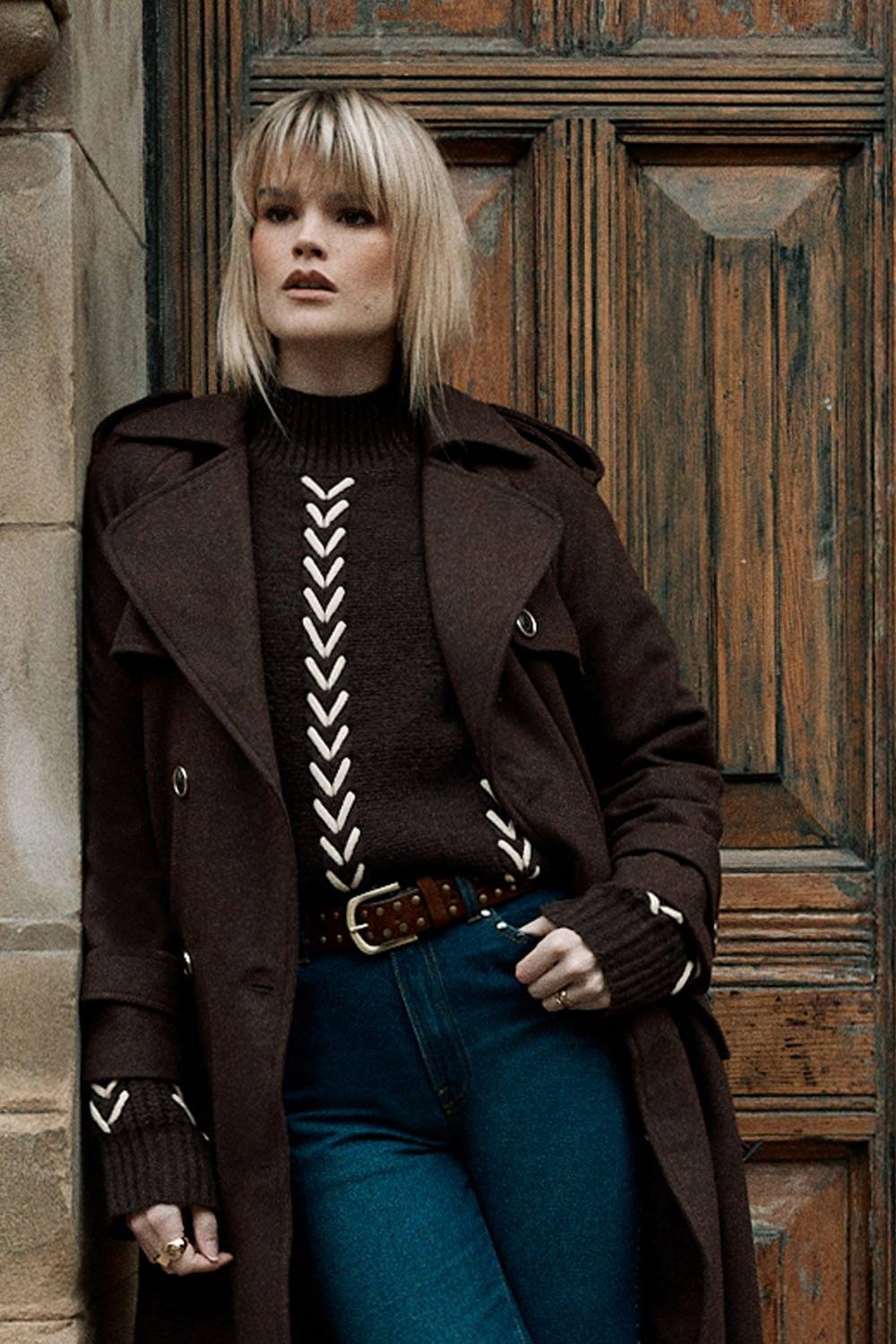 Warehouse Warehouse Women's Whipstitch Detail Oversized Jumper in Chocolate - 2