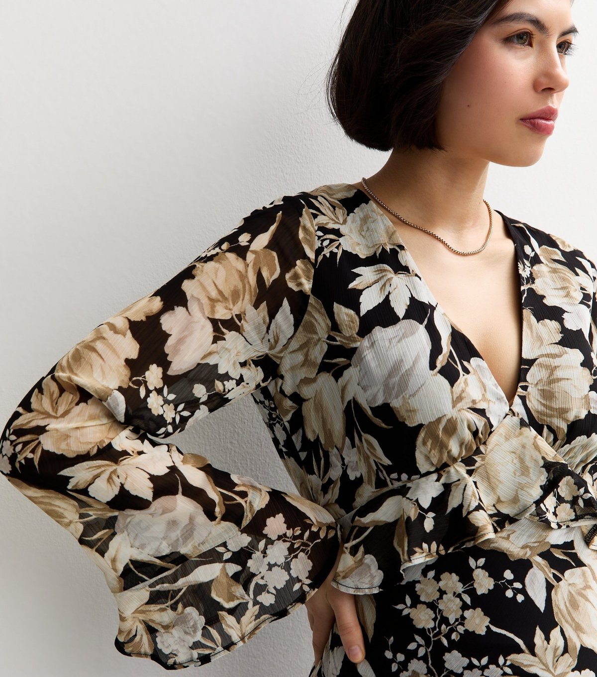 New Look Women's Maternity Black Floral Flared Sleeve Midi Dress New Look - 3