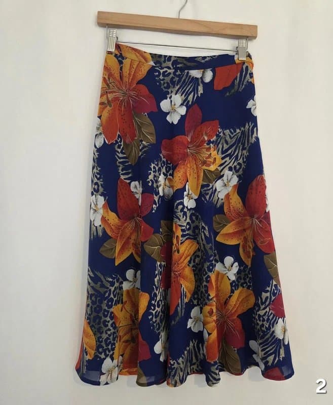 Simon Ellis Ladies size 10 Simon Ellis Gold Medal Collection Vintage floral skirt