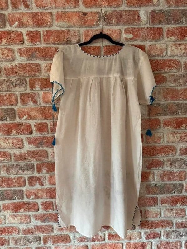 Handmade 70s Vintage White Floral Embroidered Cotton Mexican Dress - 1