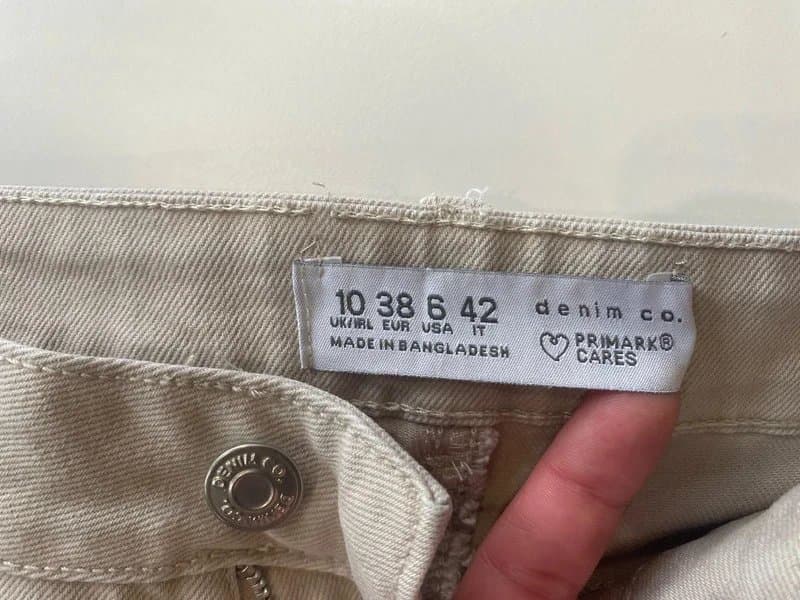 Primark Beige denim short with sewn-in turn-ups