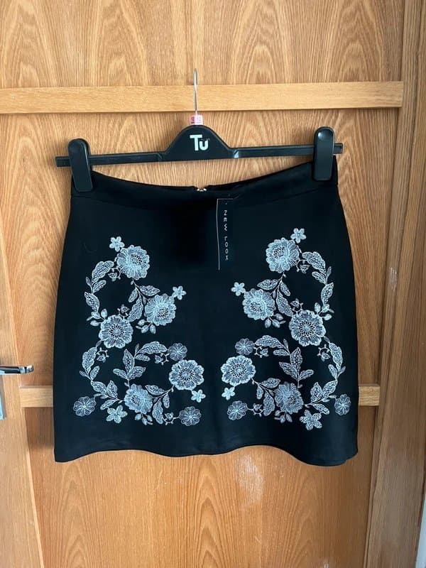 New Look New Look black suedette floral pattered mini skirt size 12
