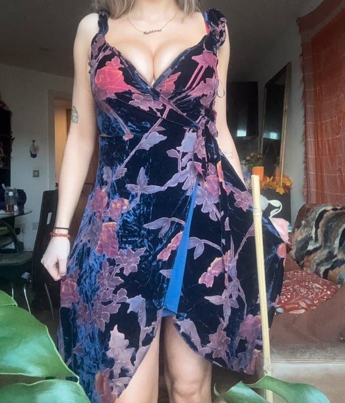 Never Fully Dressed Gorgeous wrap around dress- size small
