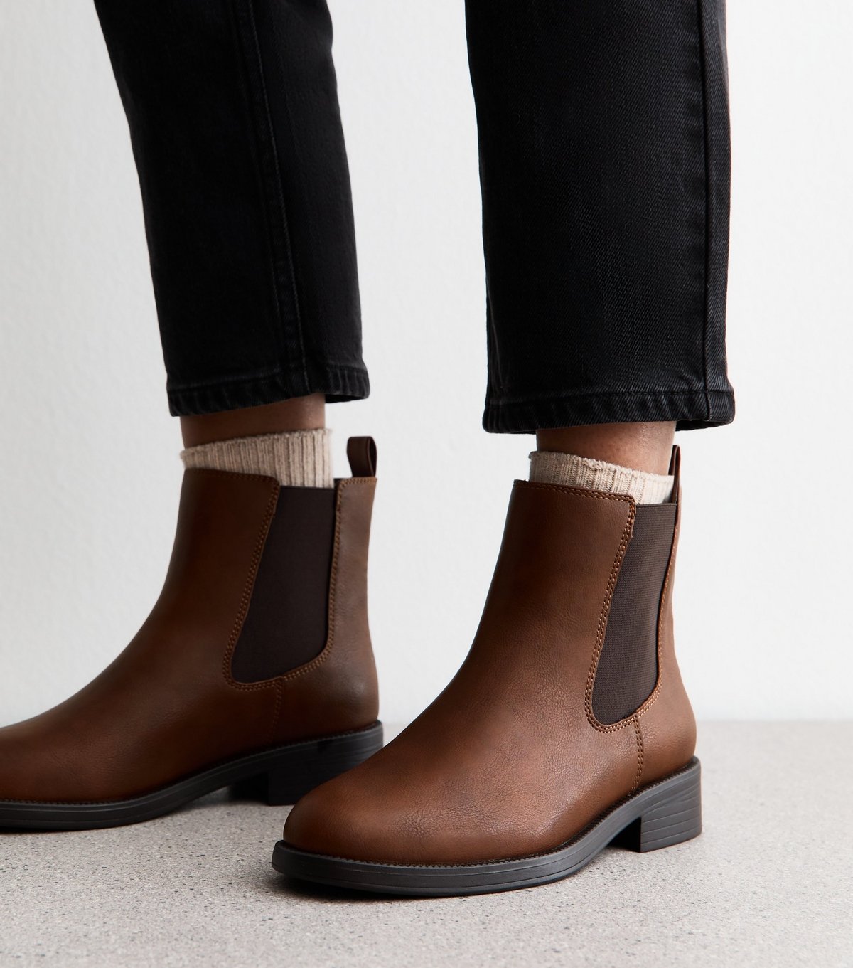 New Look Women's Wide Fit Tan Faux Leather Chelsea Flat Ankle Boots Vegan New Look - 2