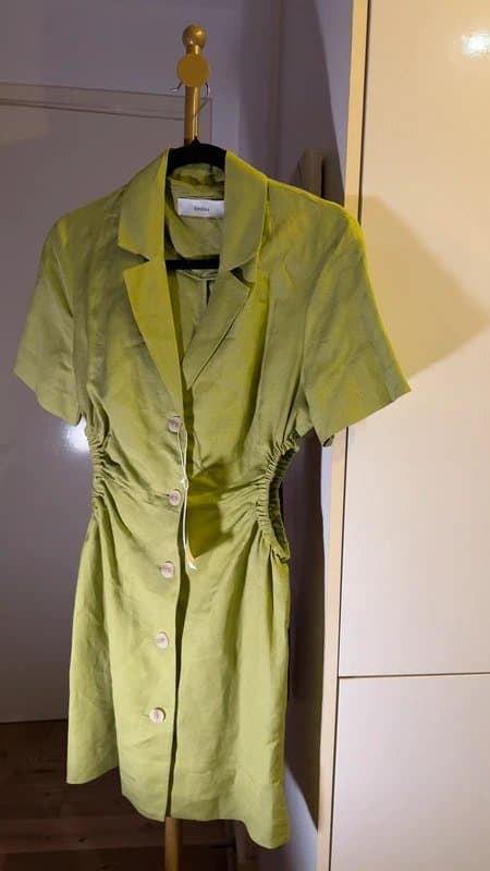 Bershka Bershka ruched cut out detail tailored dress in lime