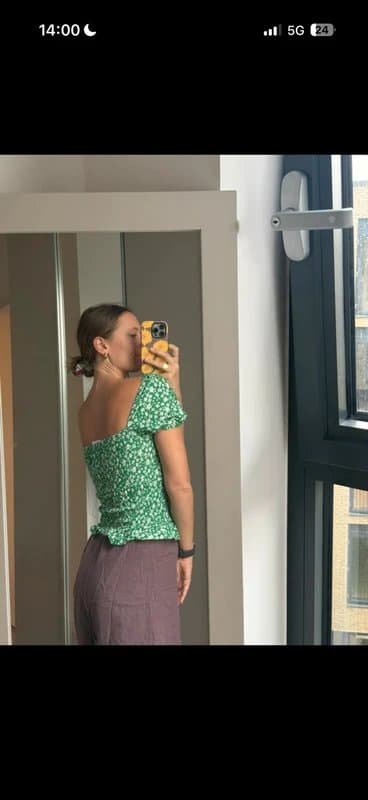 Bershka Bershka green floral top