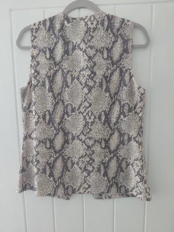 New Look Womens New Look Sleeveless Top Size 14