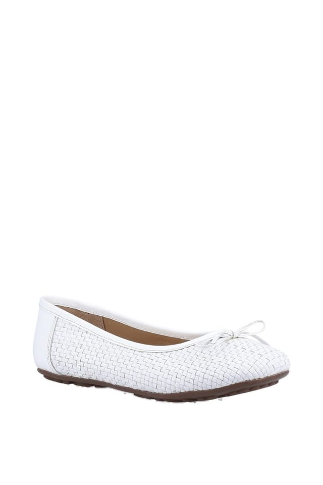 Hush Puppies Hush Puppies Women's 'Janelle' Woven Ballerina Flat in White - 2