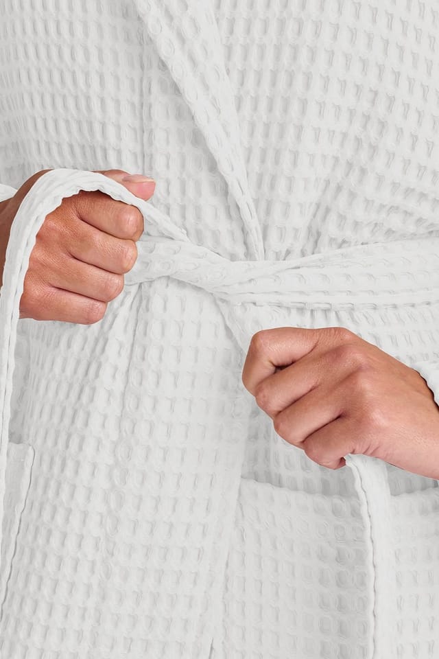 Christy CHRISTY Women's 'Waffle' 100% Turkish Cotton Kimono Style Bathrobe in White - 3