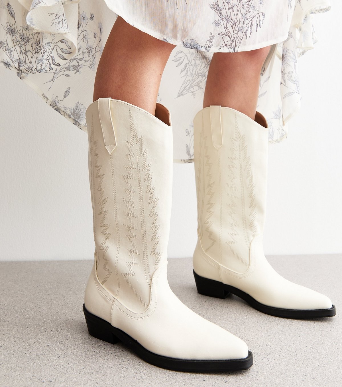 Public Desire Women's White Koboi Faux Leather Stitch Detail Boots Public Desire New Look - 2