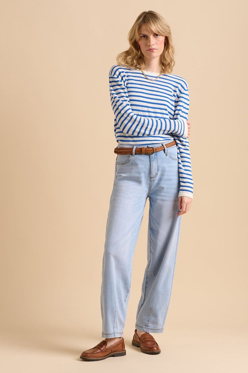 Brakeburn Brakeburn Women's Barrel Leg Jeans in Blue - 4