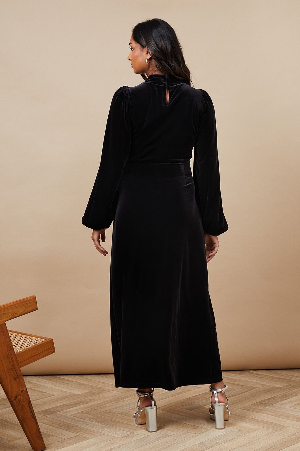 Oasis Oasis Women's Occasion Velvet High Neck Midi Dress in Black - 3