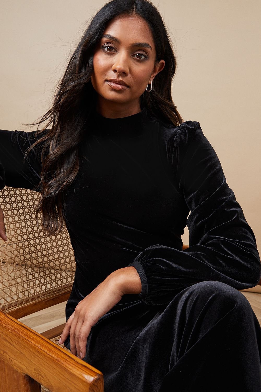 Oasis Oasis Women's Occasion Velvet High Neck Midi Dress in Black - 4