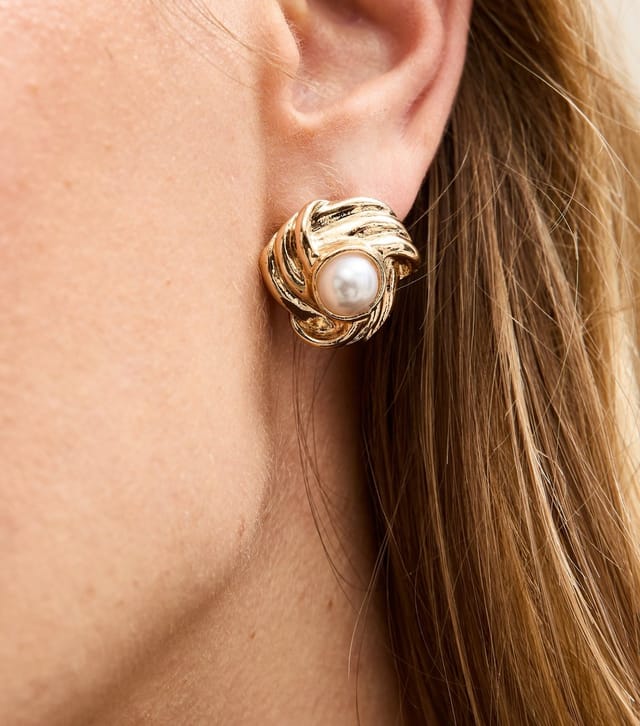 New Look Gold Tone Ribbed Faux Pearl Knot Earrings. New Look - 2