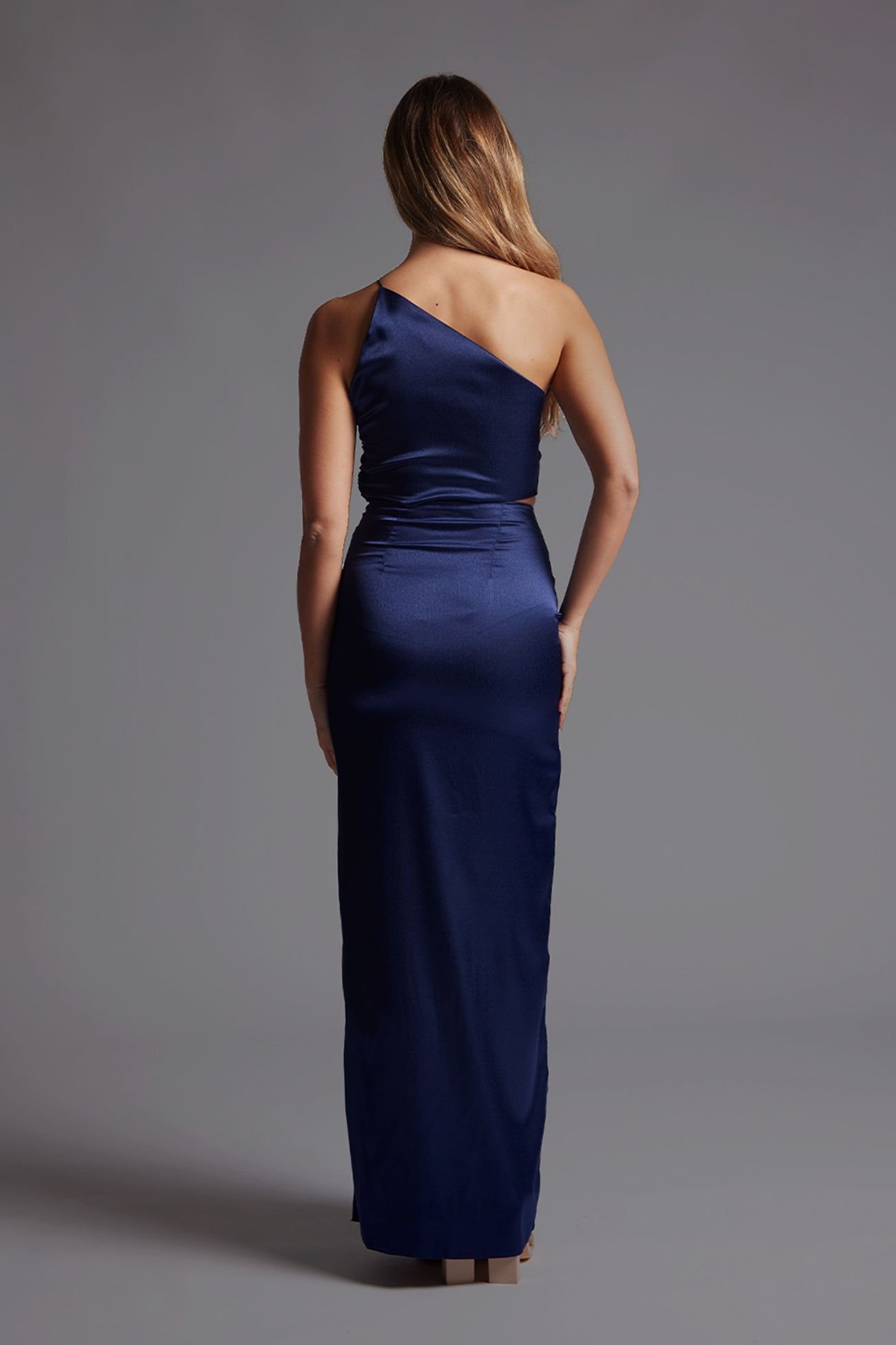 Vesper Vesper Women's One Shoulder Ruched Satin Maxi Dress in Navy - 4