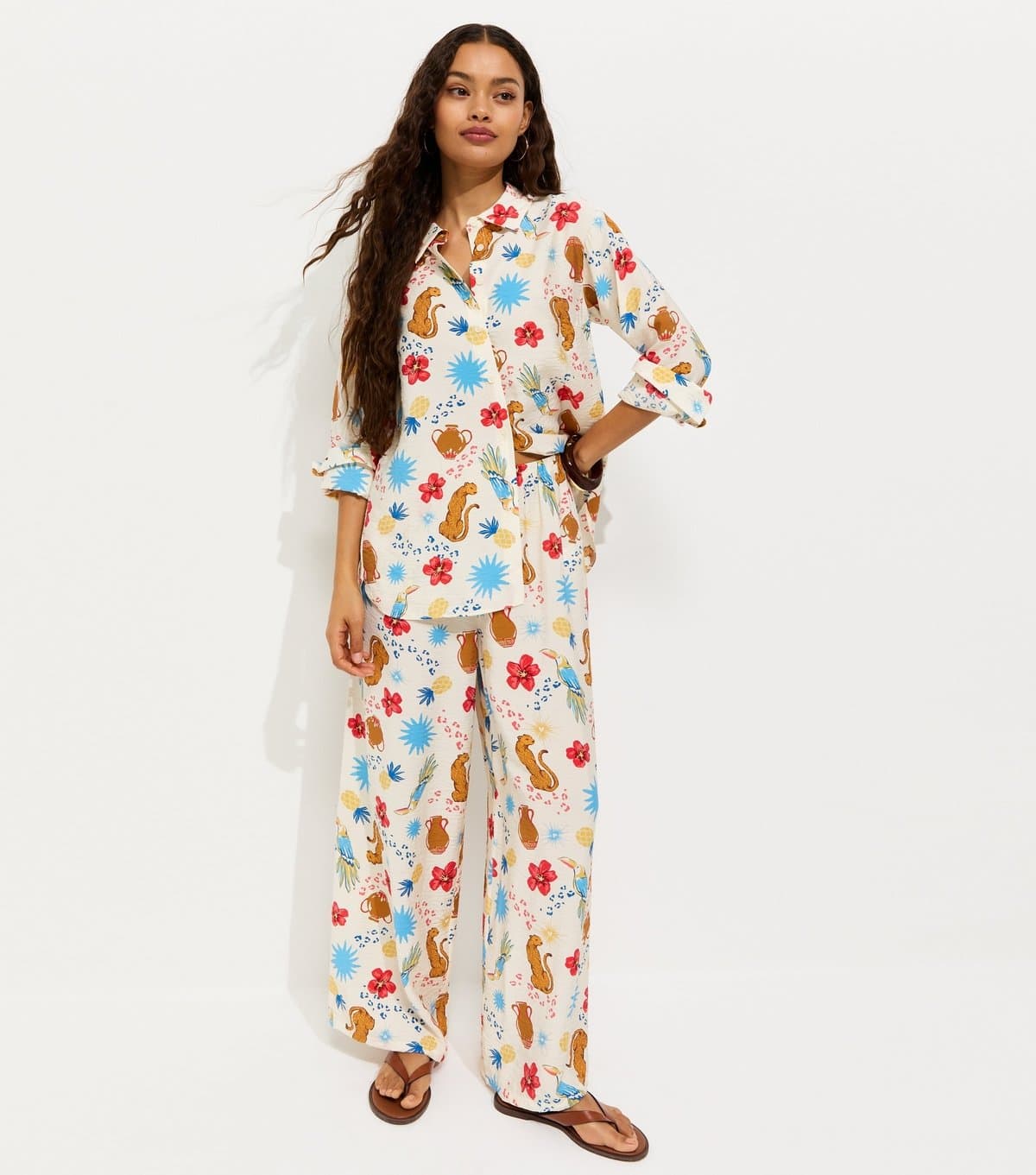 New Look Women's Petite Cream Crinkle Texture Leopard Print Wide Leg Trousers New Look