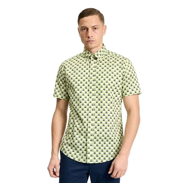Ben Sherman Ben Sherman Men's Retro Geo Print Shirt in Yellow - 2