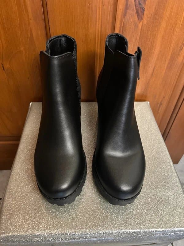 New Look New look wedge boots. Size 6. New with tags. Real leather.