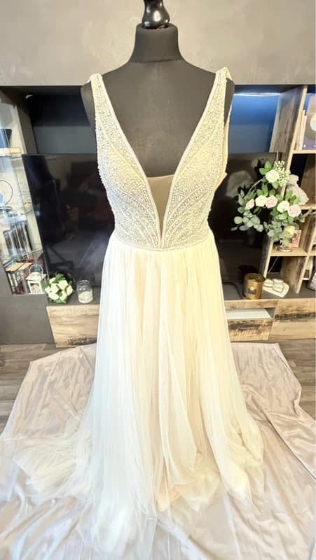 Maggie Sottero New Ex sample Mylene Marie by Maggie sottero stunning wedding dress label size 10
