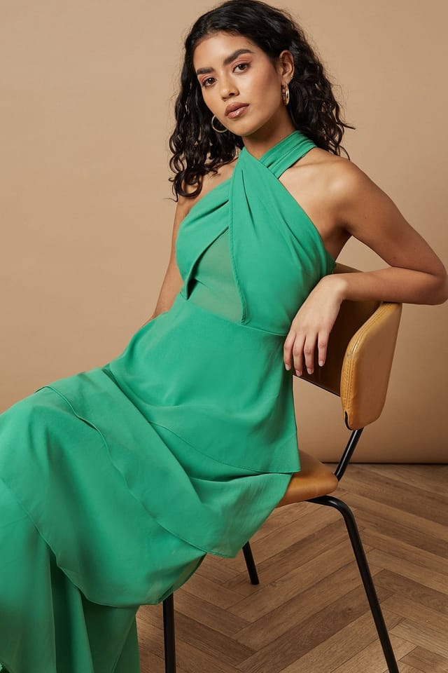 Oasis Oasis Women's Petite Halter Neck Cutout Tiered Maxi Dress in Green - 2