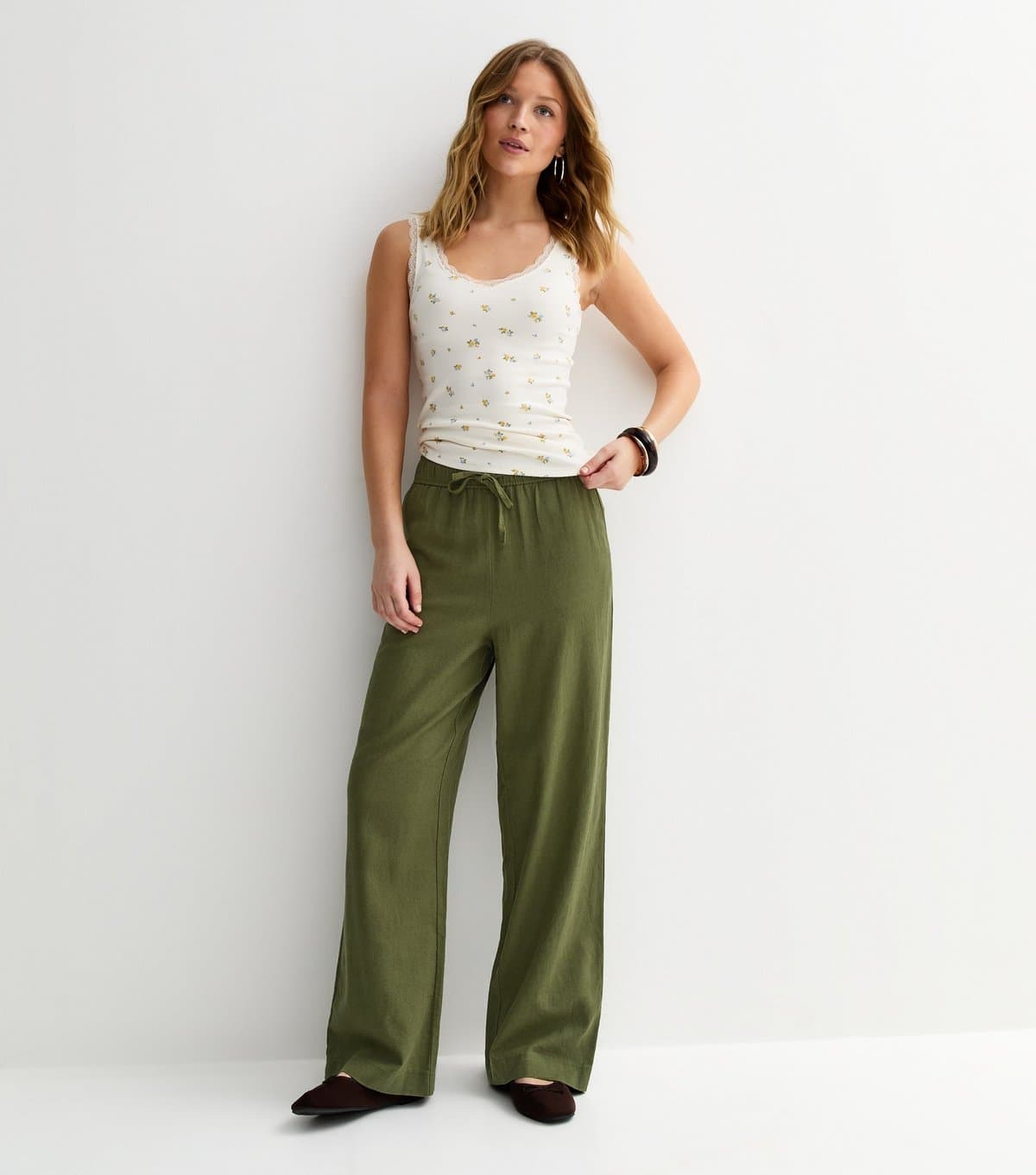 New Look Women's Green Linen Blend Wide Leg Trousers New Look