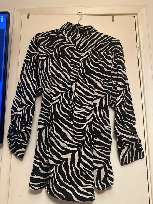 Topshop Topshop oversized animal shirt in brown - UK 8