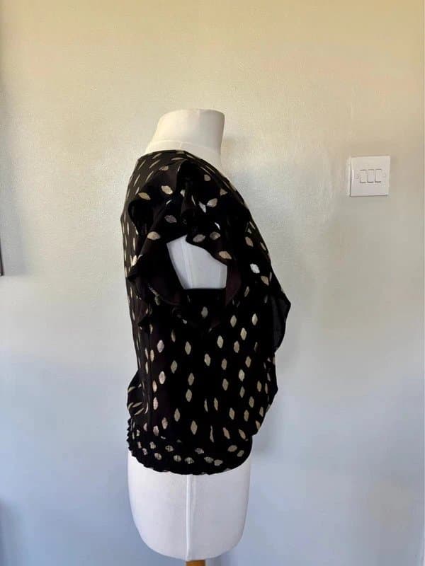 Oasis BNWT Oasis black gold spot ruffle wrap top - size S 10