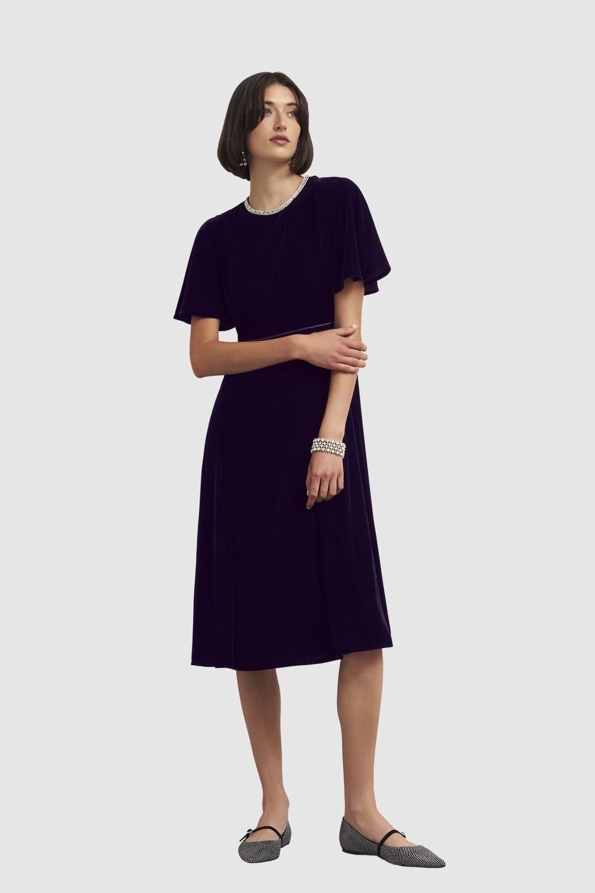 Hobbs London Hobbs London Women's Petite Catalina Velvet Midi Dress in Navy