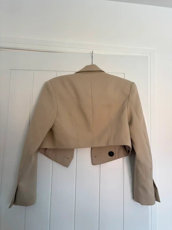 Bershka Women’s Bershka Cropped Blazer Beige