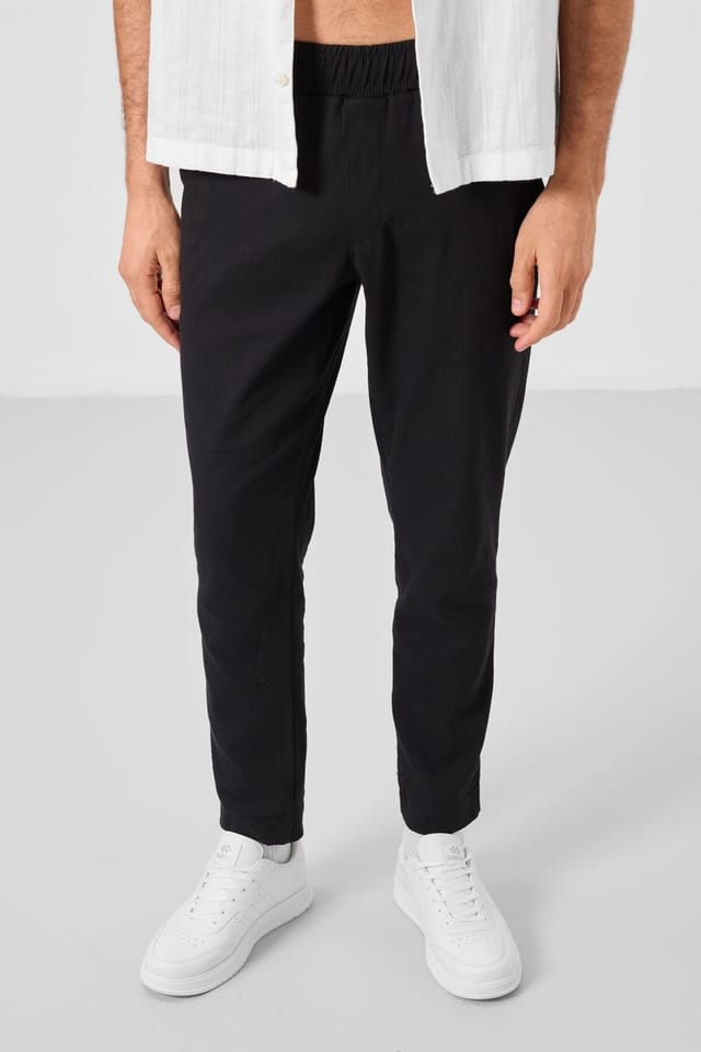Tommy Life Tommy Life Men's Straight-Leg Gabardine Chinos in Black - 2