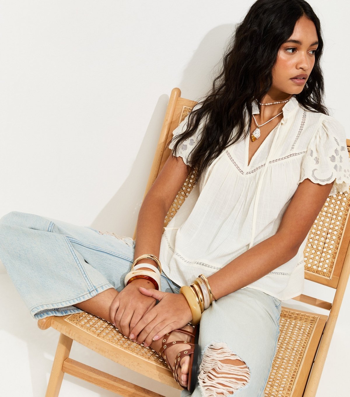 New Look Women's Light Blue Ripped Knee Wide Leg Adalae Jeans New Look - 2