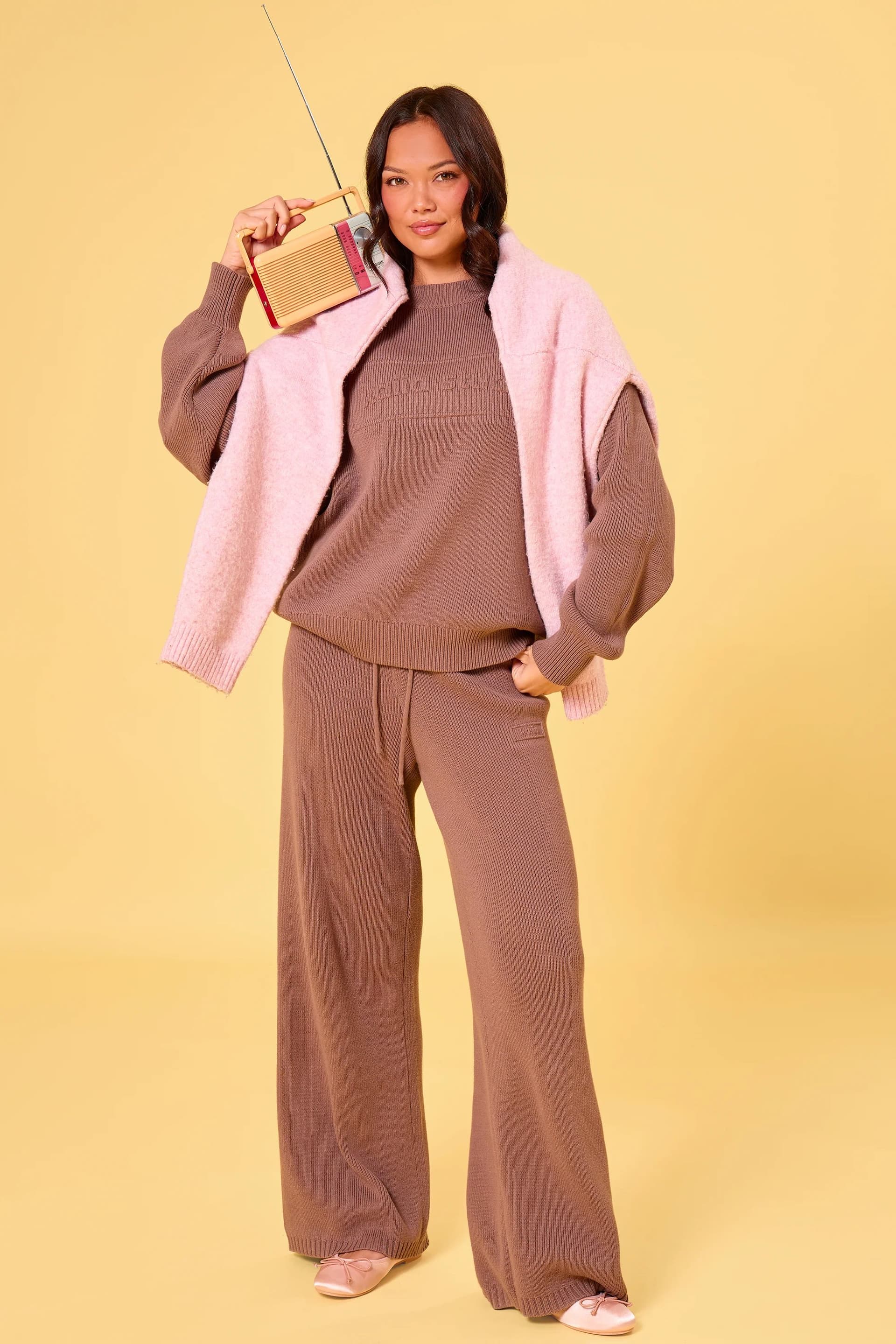 Kaiia Kaiia Embossed Premium Knit Wide Leg Trousers Mocha