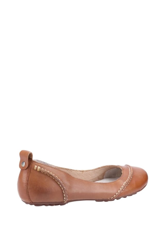 Hush Puppies Hush Puppies Women's 'Janessa' Leather Slip On Shoes in Tan - 2
