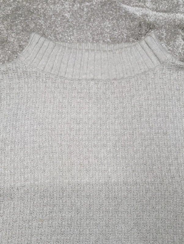 Anthropologie Sparrow Anthropologie Grey Knit Sweater Size Small Button Side Undershirt Hem