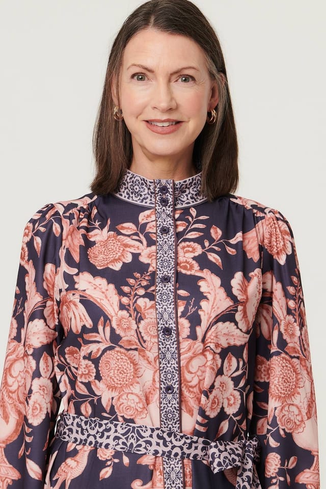 Izabel London Izabel London Women's Border Print High Neck Maxi Shirt Dress in Navy - 2